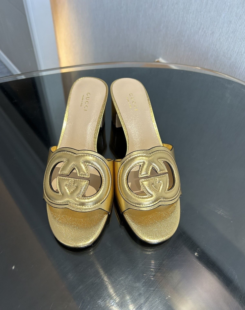 G*u*i slippers